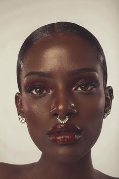 Angelic Essence, Women Photographers, Mekap Mata, Photographie Portrait Inspiration, Dark Skin Beauty, Face Reference, Poses References, Dark Skin Makeup