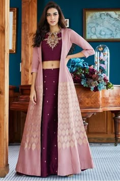 #indiandesignerwear #indianweddingdress #indianattire #indianweddingoutfits #lehengadesigns #chaniyacholi #lehengablouse Purple Lehenga, Indian Outfits Lehenga, Lehnga Dress, Mode Kimono, Choli Designs, Indian Gowns, Designer Party Wear Dresses, Stylish Party Dresses