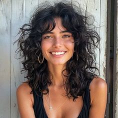 Shoulder Length Curly Hair Curtain Bangs, Shaggy Wavy Haircut, Shaggy Curly Haircuts, Shag Hairstyles Long Curly, Curly Long Shag Haircut, Curly Haircut 2024, Long Haircut Curly Hair, Curly Haircut Medium Length, Curly Cuts With Bangs