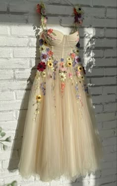 Colorful Ballgown Dress, Vintage Prom Dresses Luulla, Tee Length Dress Formal, Pink Tulle Dress Aesthetic, Quencinera Guest Dresses, Fairytale Formal Dresses, Sparkly Fairy Dress, Pretty Dresses Floral, Plus Size Wedding Dresses Colorful