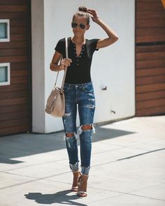 Work Outfit Office, Casual Bodysuit, Summer Work Outfits, Creative Things, Bodysuit Black, Fashion Night, Jeans Outfit, Woman Fashion