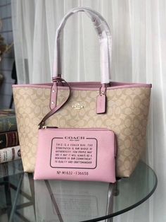 Size: 32cm*28cm*14.5cm It comes with Dust box, Care manual, Tag, and Paper bag. Coach Tote Bag, Tote Bag Aesthetic, Bag Aesthetic, Coach Tote, Bags Aesthetic, Bags Designer Fashion, Everyday Bag, Shoulder Tote, New Handbags