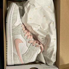 Used Only Once For A Dinner Size 6.5 Women Air Jordan 1 Mid Se No Stains Or Rips Looks Brand New Comes With Extra White Laces Nike Custom Pink Sneakers With Speckled Midsole, Women Air Jordans, Pink Nike High-top Sneakers With Laces, Nike Pink High-top Sneakers With Laces, Pink High-top Custom Sneakers With Speckled Midsole, Air Jordans 1 Mid, Air Jordans 1, Air Jordan 1 Mid Pink Quartz, Jordans 1