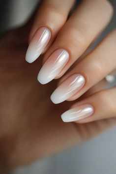 Love simple and classy nails? These winter nail ideas are perfect for January vibes, December fun, and winter travel chic. Minimalist Winter, Winter Nail, Classy Nails