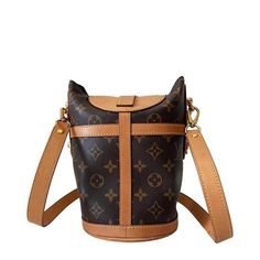 description: Exhibiting a contemporary design, this bag from the house of Louis Vuitton will be an instant hit among fashionistas. Incorporate an in-vogue touch to your look with this brown bag. Flaunt your luxurious taste for a look with this sharp monogram canvas bag..gender: Women.includes: Original Dustbag.Exterior Material: Coated Canvas.Hardware: Gold Tone.Height: 22 cm.Length: 23 cm.Width: 14 cm.Condition:.Fair.Pre/Loved in Good Condition. Scratches and Marks on the Exterior Leather Canvas Duffle Bag, Brown Bag, Travel Collection, Luxury Closet, Brown Bags, Louis Vuitton Bags, Personal Shopping, Women's Bags, Monogram Canvas