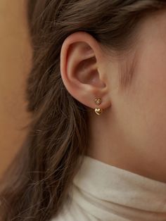 Gold Stylish Earrings, Second Stud Earrings Gold Indian, Hold Earrings Design, Gold Earrings Dainty, Trendy Earrings Gold, Gold Earing Design New, Earrings Gold Design, 2 Grams Gold Earrings Designs, Gold Simple Earrings