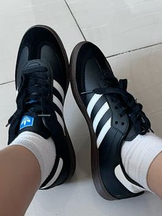 #shoes #samba #adidas #sambas #cool Custom Adidas Samba, Sambas Gazelles, Winter List, Shoes Samba, Football Casual Clothing, Pingu Pingu, Vans Shoes Fashion, Samba Adidas, Samba Shoes