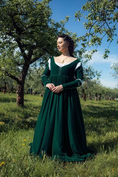 Green Velvet Renaissance Gown, Venetian 1490 Renaissance Dress, Luxurious Velvet Borgia Outfit - Etsy Ren Faire Bodice Pattern, Green Historical Costume Dress, Green Victorian Dress With Historical Design, Green Dress With Historical Design, Historical Medieval Dress With Fitted Bodice, Regency Style Long Sleeve Medieval Dress, Green Medieval Gown, Velvet Medieval Dress, Rennaisance Dress