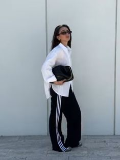 Adidas Pants Outfit Black Women, White Track Pants Outfit, Aw24 Trends, Check Shirt Outfit, Minimal Fashion Summer, Genz Outfits, Adidas Street Style