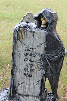 Halloween Lawn Decorations, Halloween Lawn, Lawn Decorations, Halloween Witch Decorations, Easy Halloween Decorations, Halloween 2013, Name Pictures