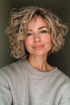 34 Ultra-Chic Short Curly Hairstyles for Women Over 50 in 2024 – CreativeBooster Ultra Short Hair, Curly Cut, Blonde Short, Champagne Blonde