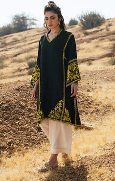 Kashmiri Pheran Designs For Women, Woolen Suits Design Winter Pakistani, Pheran Kashmir, Kashmiri Embroidery Suits, Kashmiri Kurta, Basic Blouse Designs, Kashmiri Suits, Misha Lakhani