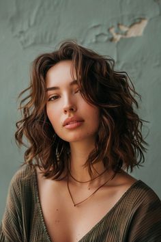 Wavy Mid Length Hair With Layers, Natural Wavy Hairstyles Mid Length, Mid Length Wavy Hair With Layers, Mid Length Hair With Layers Wavy, Hairstyles For Thick Wavy Hair, Wavy Mid Length Hair, Sleek Waves, Tousled Curls, Wavy Layered Haircuts