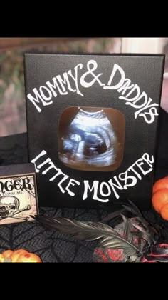 Nightmare Before Christmas Babyshower, Christmas Baby Shower Ideas, Nightmare Before Christmas Baby, Office Baby Showers, Monster Baby Showers, Gothic Baby