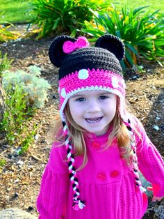 Baby Minnie Mouse from Mommy Do Crochet Crochet Hat Kids, Crochet Minnie Mouse Hat, Minnie Mouse Crochet, Crochet Pom Pom Hat, Crochet Pom Pom, Hat Halloween Costume, Mouse Crochet, Mickey Mouse Hat, Crochet Disney