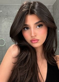 Rashan Mh, Brunette Makeup, Country Singer, Baddie Makeup, Outfit Trends, Women Photography Poses, Gorgeous Makeup, Makeup For Brown Eyes, Full Face