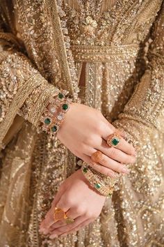 Bridal Lehenga Golden, Lehenga Frock, Wedding Jewellery Collection Gold, Bridal Indian Dress, Gold Lengha, Gold Bridal Lehenga, Golden Bridal Lehenga, Golden Wedding Dress, Bridal Frock