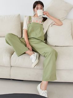 Verde Casual Collar Sem Mangas Tecido Simples Macacão Embellished Não elástico Light Green Overalls, Dark Green Overalls, Green Overall Outfit, Green Overalls Outfits, Trendy Jumpsuits For Women, Green Jumpsuit Outfit, Overalls Aesthetic, Green Preppy