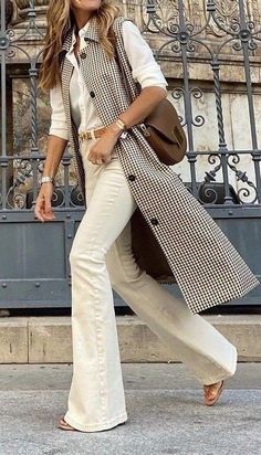 Mode Casual, Looks Street Style, Fashion Mode, Business Casual Outfits, White Pants, Work Fashion, How To Style, Outfits Casuales, Moda Fashion