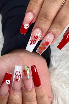 Classic French Tip Nails for Formal Events: Keep it timeless and chic with these classic French tip nail designs for formal occasions.#RedPromNails #PromNailDesigns #RedNailArt #RedManicure #PromNailIdeas #ClassicRedNails #RedNailPolish #RedMani #RedNails #RedNailDesign Nails For Formal, Classic French Tip Nails, Decorate Nails, Classic French Tip, Prom Nail Designs, Dip Nail Colors