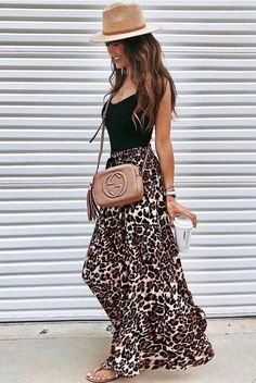 Midweek Dinner Outfit, Spa Day Outfit Spring, Cute Outfits For Italy, Tårta Design, Leopard Skirt, Looks Chic, Print Skirt, Fashion Mode, Mode Inspiration