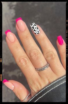 Trendy Ways To Wear An Animal Print Nail Art : Cow Print + Hot Pink Short Nails Hot Pink Short Nails, Beautiful Wedding Nails, Pink Short Nails, Country Acrylic Nails, Rodeo Nails, Latest Nails, Cowboy Nails, Teen Nails