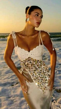 Lana Clothes, Spain Wardrobe, Afrocentric Fashion, Clubbing Outfits, Girls Fall, Mermaid Beach, Crochet Fashion Patterns, Types Of Girls