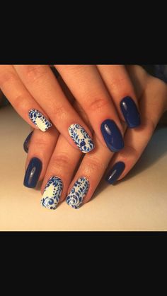 Nails Mexican, Gel Nails Nail Art, Leaves Nails, Blue And White Nails, Pastel Nails Designs, Nails Gel Nails, White Leaves, Blue Nail Designs, Cute Gel Nails