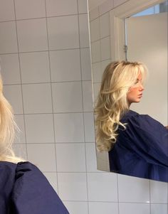 Blonde Layered Hair, Vacation Hairstyles, Layered Haircuts For Medium Hair, Viral On Tiktok, Blowout Hair, Blonde Hair Looks