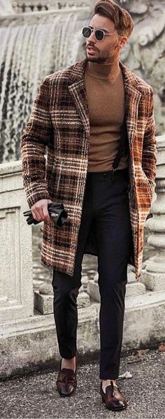 Mens Turtleneck Outfits Street Style, Brown Coat Outfit Men, Mens Turtleneck Outfits, Brown Coat Outfit, Turtleneck Outfits, Food Luxury, Semi Formal Outfits, Outfit Essentials, Winter Travel Outfit