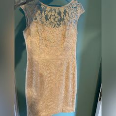 Champagne Colored Lace Dress For Cocktail Or Formal Occasion. Worn Once. Kay Unger Dresses, Kay Unger, Size 12 Dress, Champagne Color, Formal Occasion, Lace Dress, Colorful Dresses, Champagne, Size 12