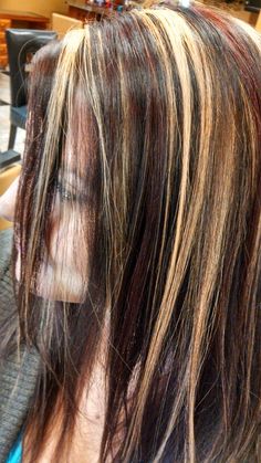 Edgy Fall Hair, 2000s Chunky Highlights Curly Hair, Highlights Brown Hair 2000s, Blonde Hair With Black Highlights Y2k, Brown Hair With Blonde Streaks 2000s, Brown Hair With Chunky Blonde Highlights Y2k, Hair Dyed Underneath