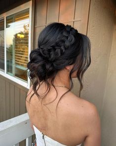 Your big day is fast approachingand if you are still unsure what hairstyle to do that would make you look effortlessly beautiful and elegantyou have Messy Updo Wedding, Bridesmaid Hair Inspo, Bridemaids Hairstyles, Wedding Hairstyle Ideas, Messy Hair Updo, Formal Hairstyles For Long Hair, Updo Wedding, Hairdo Wedding, Messy Updo