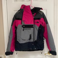 This Jacket Is For The Advanced Skier.. Very Warm, The Best Jacket, The North Face Makes! Excellent Condition, Use Maybe Once A Year. Snow Trip, Snow Jacket, North Face Women, North Face Jacket, Ski Jacket, Bathroom Interior, Small Bathroom, A Year, North Face