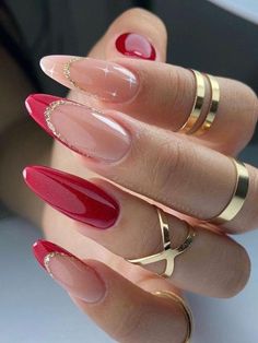 Fake Nails White, Red And Gold Nails, Valentine Nails, Gold Nail, Fake Nails With Glue, Round Nails, Prom Nails, Nail Arts