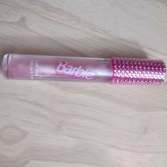 Brand New In Original Packaging Sparkle Lip Gloss, Lip Gloss Oil, Makeup Barbie, Makeup Kawaii, Sparkle Lips, Barbie Makeup, Logo Pink, Iconic Logo, Lip Balm Gloss