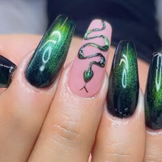 Ⓣⓔⓡⓡⓨ Ⓛⓐⓩⓒⓐⓝⓞ on Instagram: "Sassy snakes 🐍 slithering by #nails #nailsdone #nailart #915nails #nailsalon #nailsinstagram" Slithering Nails, Gothic St Patricks Day Nails, Snake Inspired Nails, Green Nails With Snake, Snake Nail Art Design, Snake Scale Nails, Fun Nails Coffin, Reptile Nails Design, Fishing Nails Designs