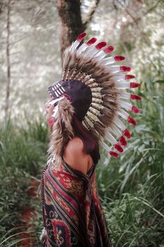 Native Mohawk , Indian Costume Feather Headdress , Black White and Red feathers .Headband Hat Feather Costume Inspired Headdress Black hat, Brown Fur and swan feathers black white and red. This great Mohawk for adult is entirely handmade. Perfect photography prop for your special ocasion. Perfect for Halloween, Carnival. Perfect for a party, Festivals Head circumference: 59 centimeters / 23 inches (standard adult size) the hat is like a cap, and stays fit in your head. ✈️ Worldwide shipping 🐤 I Fitted Red Costume Hats And Headpieces For Festival, Red Fitted Costume Hats And Headpieces For Festivals, Red Feathered Summer Headpiece, Red Feathered Costume Hats And Headpieces For Summer, Red Fitted Feather Headpieces, Fitted Red Feathered Headpieces, Bohemian Costume Hats And Headpieces With Feathers For Festivals, Swan Feathers, Feather Costume