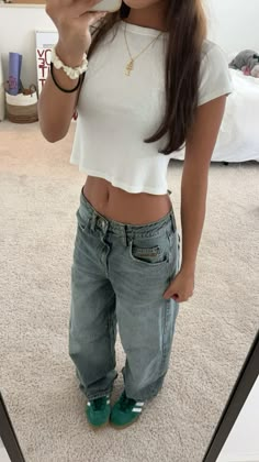 Basic Jean Outfits, Black Jorts Outfit Idea, How To Style Black Jean Shorts, Basic But Cute Outfits, Edikted Outfit Aesthetic, Black Baggy Pants Outfit, School Outfits Highschool Summer, Easy Fits, School Fit