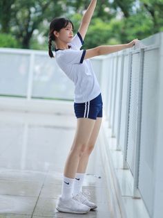 Korean Badminton Outfit, Japan Gym Uniform, School Gym Uniform Aesthetic, Japanese Sport Uniform, Pe Uniform School Korean, Pe Uniform Aesthetic, Gym Uniform School, Gym Outfit School, Japanese Gym Uniform