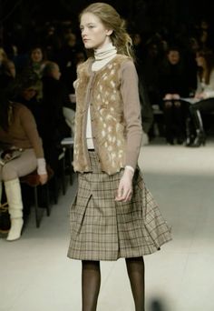 Runway Aesthetic, Vlada Roslyakova, Pringle Of Scotland, Art Outfit, Model Aesthetic, Warm Outfits, Runway Models, Casual Fits, Couture Fashion