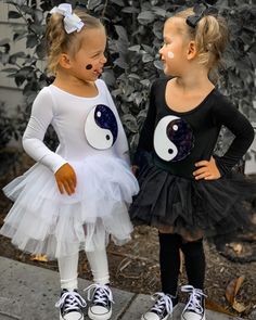 Twin Girl Costumes, Halloween Costumes For Sisters, Yin To My Yang, Sister Halloween Costumes, Twin Costumes, Twin Halloween, Twin Halloween Costumes, Toddler Girl Halloween