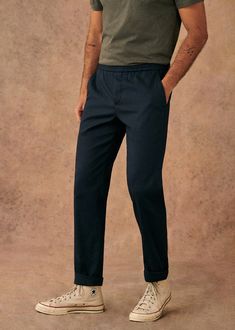 All Star Outfit, Trendy Boy Outfits, Converse Style, Mens Casual Dress Outfits, Mens Fashion Casual Outfits, Cool Outfits For Men, Sharp Dressed Man, Mens Casual Dress, Chino Trousers