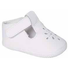 The Baby Deer Kennedy Leather Crib Shoes are the first shoes for your baby. The hook and loop closure makes it easy to get them on and off your babies feet. The Baby Deer Kennedy Leather Crib Shoe makes a great keepsake with its durable leather and classic design. Size: 00.  Color: White.  Gender: female.  Age Group: infant. Crib Shoes Girl, T Strap Shoes, Baby Deer, Crib Shoes, Johnson And Johnson, Baby Size, Hook And Loop, T Strap