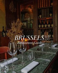 Cozy restaurant in Brussels with dark and woody interior Brussels Travel Guide, Beer Guide, Restaurant Guide, The Middle Ages, City Trip, Lists To Make