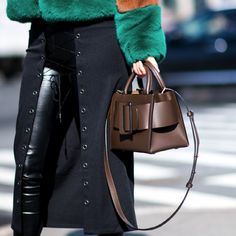 NYFW street style is all about who you’re carrying. Try this season’s bucket bag trend with BOYY. - @ www.mytheresa.com Brandname Bag, 23 Outfit, Bobby Bag, Cute Laptop Bags, Purse Ideas, Street Style Bags, Dream Bags, Micro Bag