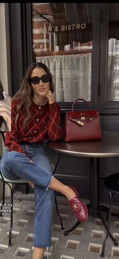 Burgundy Office Outfit, Causal Outfits 2024, Dinner Outfit Casual, Style Casual Chic, Streetwear Inspo, Downtown Outfits, Nashville Outfits, Moda Paris, Office Outfits Women