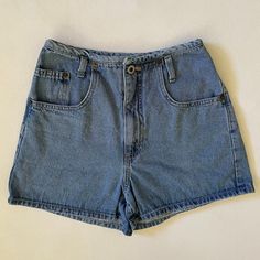 >> Please purchase based on the garment's measurements, these are taken lying flat and doubled at the waist and hips. << 90s high rise jean shorts with a skinny waistband by brand Grass Raggs. A small spot below the back pocket.  Tag size 3/4. Estimated fit: size 0 or XS Waist: 24" Rise: 11.5" Hips: 36" Thigh opening: 11.5" Inseam: 3" 100% cotton  Made in USA  > Please read prior to purchase < * Don't hesitate to contact me if you need additional measurements or have any questions about condition or fit.  * Refer to the measurements, item description, and return policy prior to purchasing.  * In order to reduce waste, I do not include print outs or excessive packaging materials. Each garment is carefully cleaned prior to shipping.   * Vintage items are 20+ years old and some gentle wear sh Grunge Festival, High Rise Jean Shorts, 90s Shorts, Print Outs, Boho Grunge, Reduce Waste, Mom Shorts, High Rise Shorts, Vintage Shorts