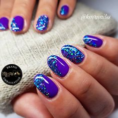 Beth is part of the Festive collection. Chunky Blue Holographic Mix 10g For product application tips, click here Magpie Beauty has been creating the highest quality glitters since 2015. As of the spring of 2023, there are over 230 glitters to choose from! We offer glitters ranging from ultrafine to chunky and finishes that include metallic, iridescent, holographic, flash, diamond and more - the possibilities are truly endless! Photo credit @itsanailaffair, @daniellejade.beauty, @kmrnailss Purple Dipped Nails Ideas, Pink Or Purple Nails, Magpie Nails Polish, Magpie Gel Nails, Magpie Nails Art, Electric Purple Nails, Brunette With Purple, Glittery Purple Nails, Purple And Teal Nails