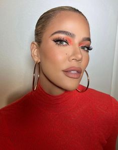 Khloe Kardashian Orange Makeup, Kloe Kardashian Makeup Looks, Khloe Kardashian Makeup Looks, Khloe Kardashian Makeup, Dusty Rose Lipstick, Kardashian Makeup, Kloe Kardashian, Orange Eyeshadow, Cute Eyeshadow Looks